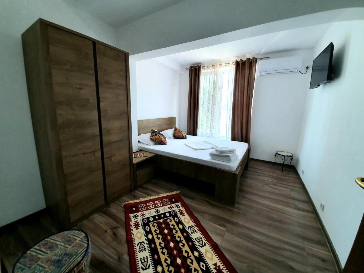 Vila Cristiane Otel Ieşelniţa Dış mekan fotoğraf