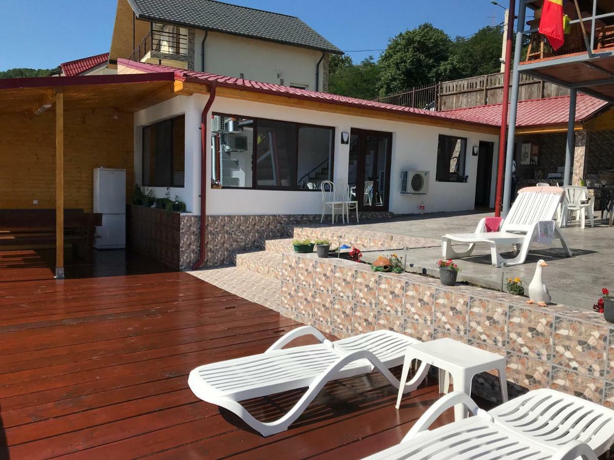 Vila Cristiane Otel Ieşelniţa Dış mekan fotoğraf